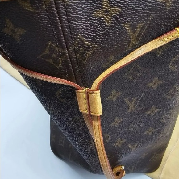 Louis Vuitton Neverfull GM - Picture 13 of 16